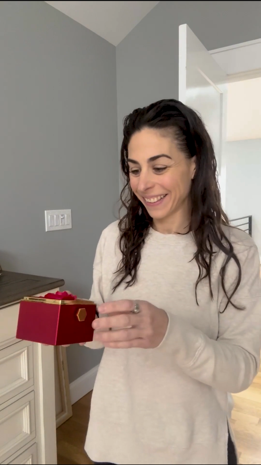 Lifestyle Actress Video Rotating Rose 2