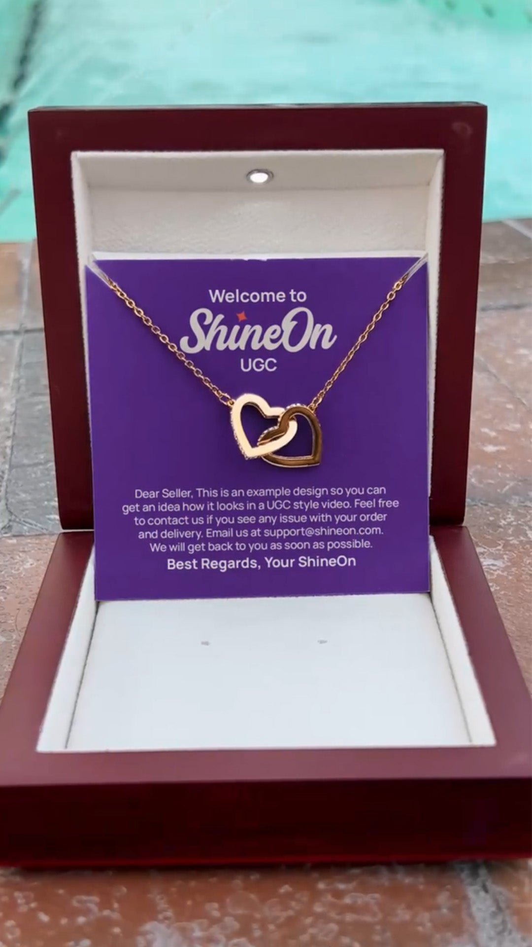 Interlocking Hearts Necklace Gold With Box - Pool - UGC 1